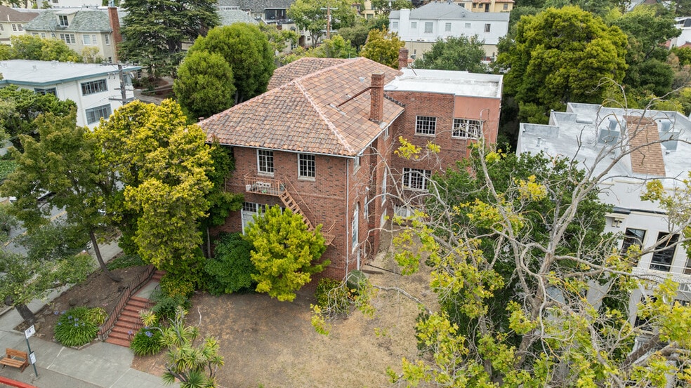 More Photos Of 2510 Le Conte Ave, Berkeley Apartments For Sale