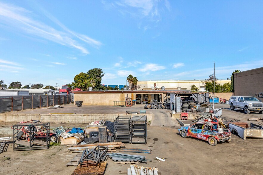More Photos Of 2365 Main St, Chula Vista Contractor Storage Yard For Lease