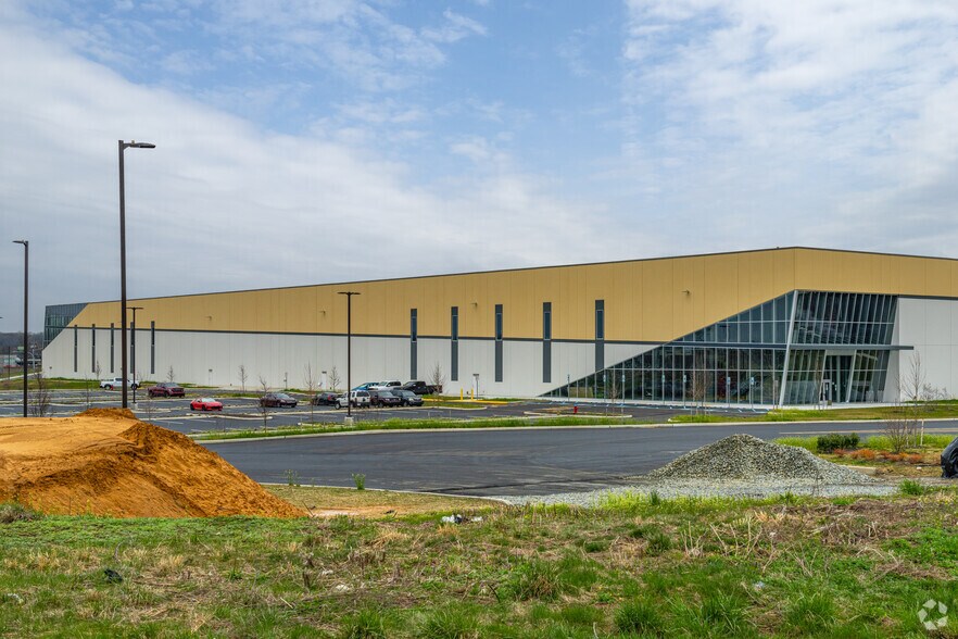 More Photos Of 120 Piccard Rd, New Castle Distribution For Lease