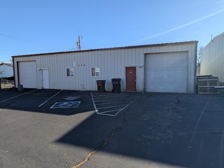 More Photos Of 246 SE Franklin, Redmond Warehouse For Sale