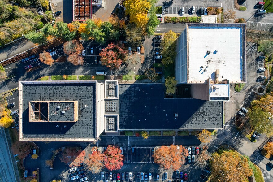 More Photos Of 1111 N Northshore Dr, Knoxville Office For Lease