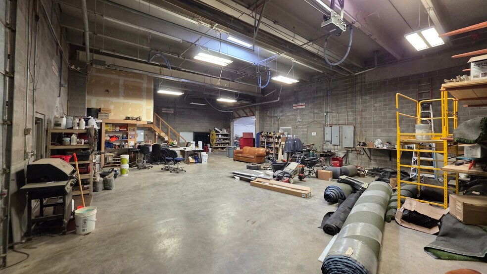 More Photos Of 69 Sunflower Rd, Colorado Springs Warehouse For Lease