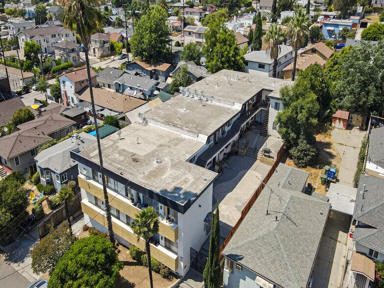 More Photos Of 5623 Meridian St, Los Angeles Apartments For Sale