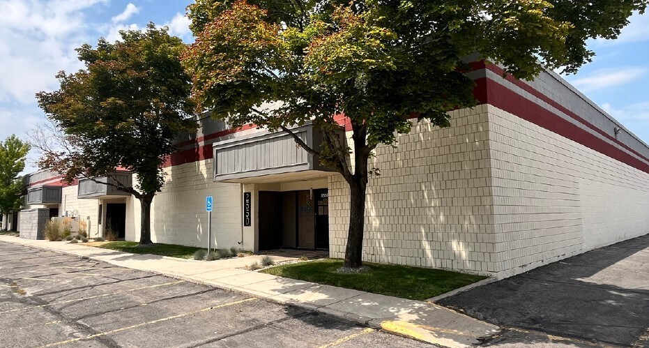 More Photos Of 2550-2562 W Custer Rd, Salt Lake City Light Distribution For Lease