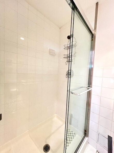 More Photos Of 109 Clay St, Brooklyn Flex For Lease