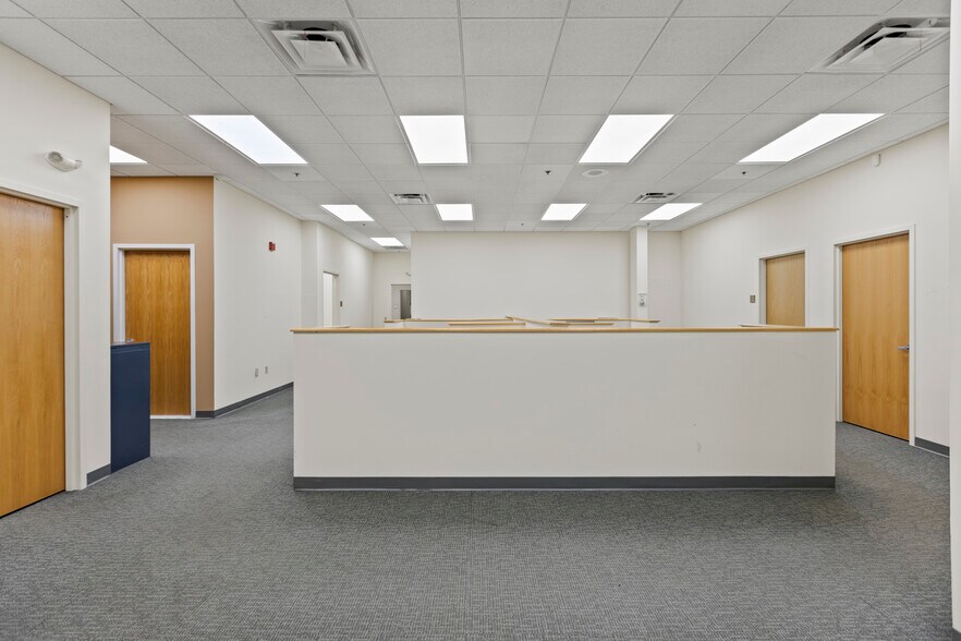 More Photos Of 15 E Union Ave, East Rutherford Warehouse For Lease