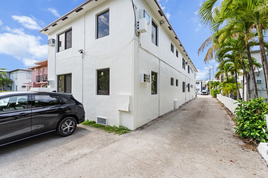 More Photos Of 550 SW 10th St, Miami Apartments For Sale
