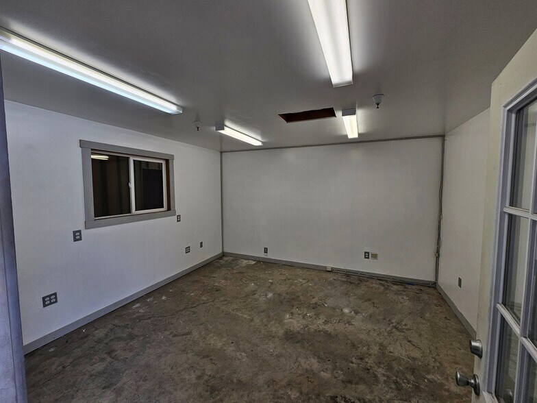 More Photos Of 3680 Christy Ln, Ukiah Industrial For Lease