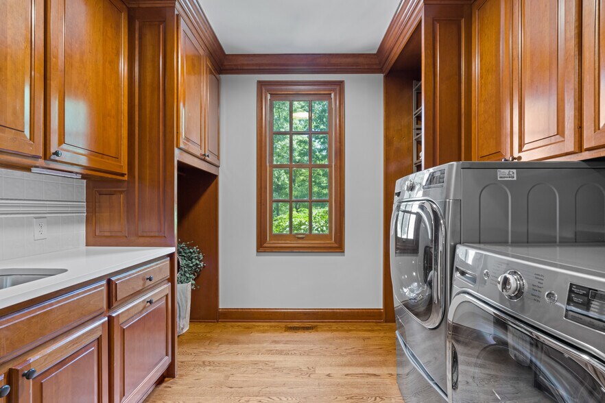 More Photos Of 5455 Plantation Rd, Sunbury Lodge Meeting Hall For Sale