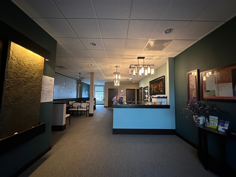 More Photos Of 673 Westbury Dr, Iowa City Storefront Retail Office For Sale