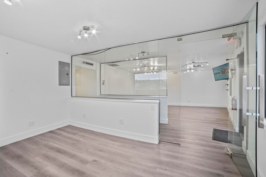 More Photos Of 3410 NE 6th Ter, Pompano Beach Warehouse For Sale