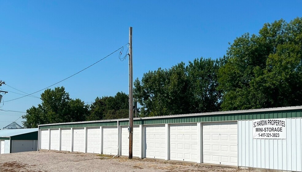 More Photos Of 1323 Park Ave, Rich Hill Self Storage For Sale