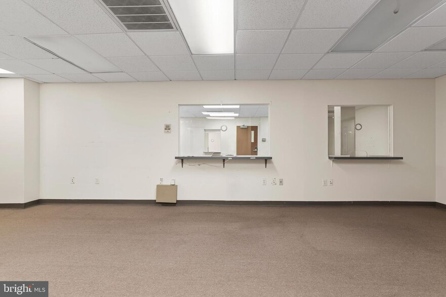 More Photos Of 100 W Franklin St, Hagerstown Office Residential For Lease