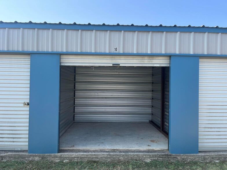 Primary Photo Of TBD FM 815, Trenton Self Storage For Sale