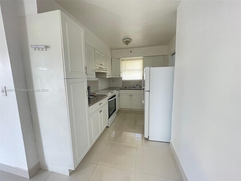 More Photos Of 213 SE Park St, Dania Apartments For Sale