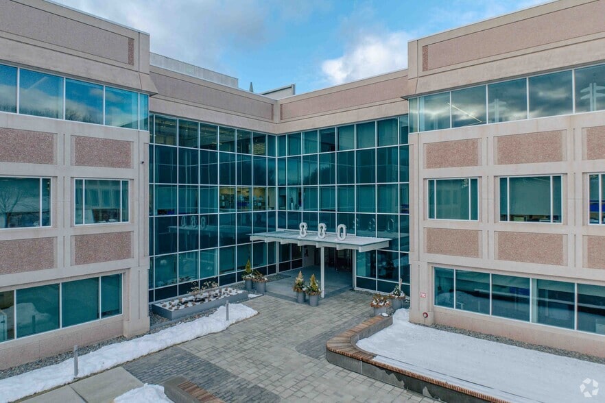 More Photos Of 880 Winter St, Waltham Office For Lease