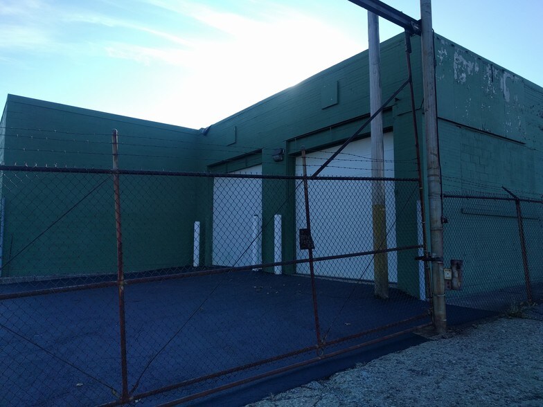 More Photos Of 10 Woodward St, Rochester Manufacturing For Lease