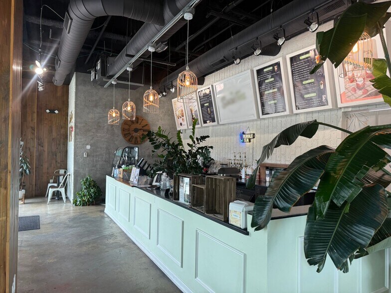 More Photos Of 2144 E Republic Rd, Springfield Business Park For Lease