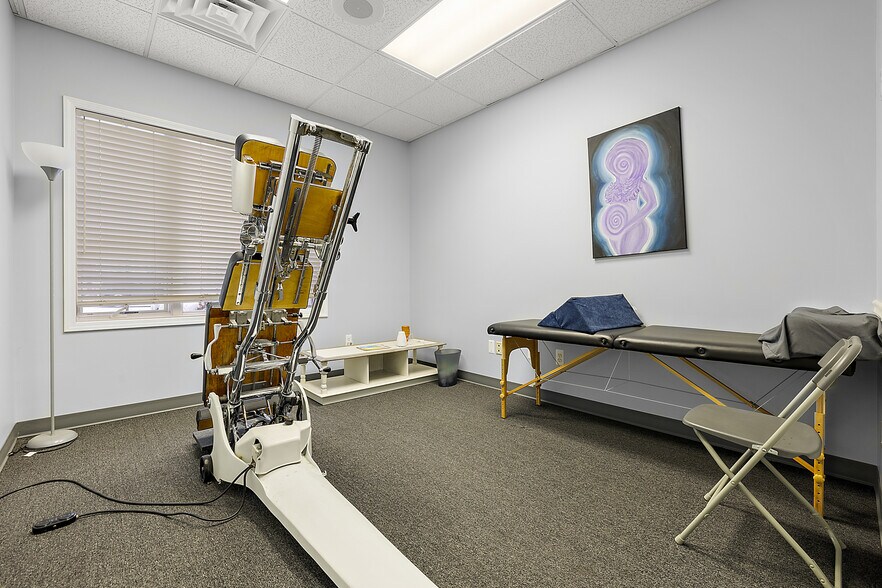 More Photos Of 42560 Van Dyke Ave, Sterling Heights Medical For Lease
