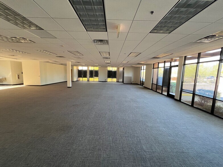 More Photos Of 33747 N Scottsdale Rd, Scottsdale Unknown For Lease