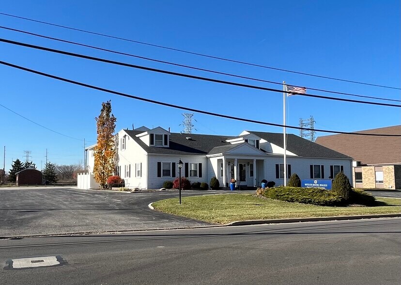 More Photos Of 701 Main St, Walbridge Funeral Home For Sale