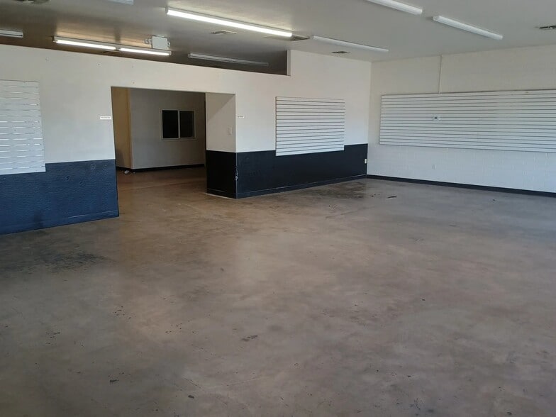 More Photos Of 11357 E Apache Trl, Apache Junction Freestanding For Lease