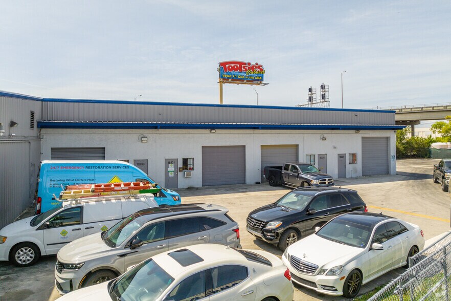 More Photos Of 18227-18243 NE 4th Ct, Miami Unknown For Lease