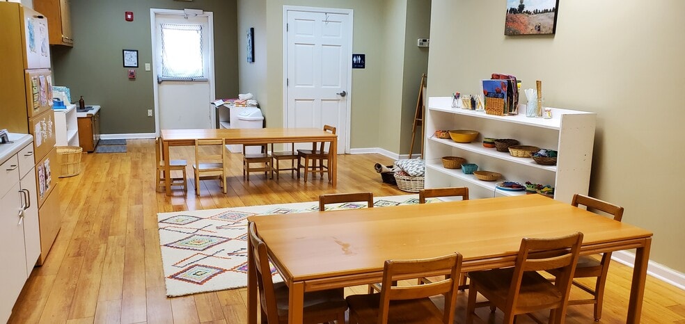 More Photos Of 4040 Johns Creek Pky, Suwanee General Retail For Sale