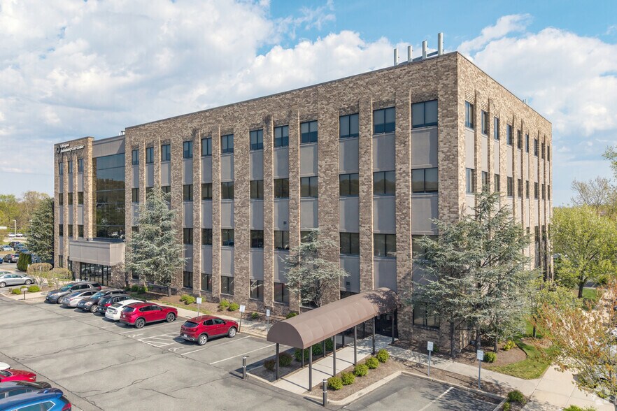 More Photos Of 950 Warren Ave, East Providence Medical For Lease