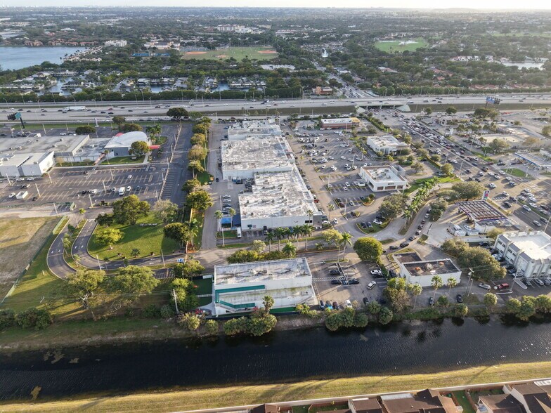 More Photos Of 6545 NW 169th St, Hialeah Medical For Sale