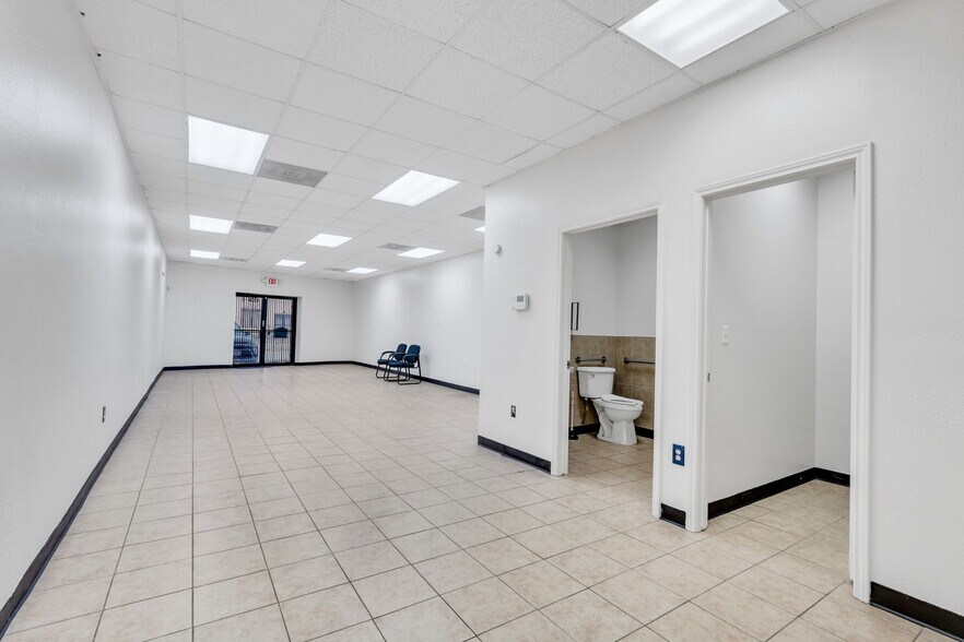 More Photos Of 5208 Harrisburg Blvd, Houston Storefront For Lease