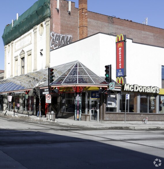 Primary Photo Of 6501 Rue Saint-Hubert, Montréal Fast Food For Sale