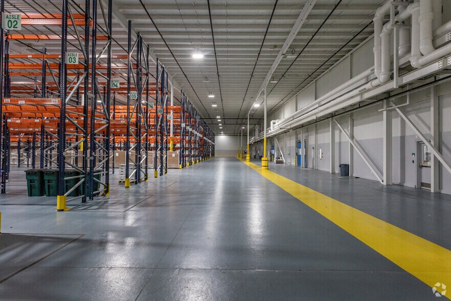 More Photos Of 3150 Barry Dr, Portland Manufacturing For Sale