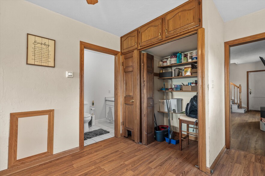 More Photos Of N8240 County Hwy E, Watertown Bar For Sale