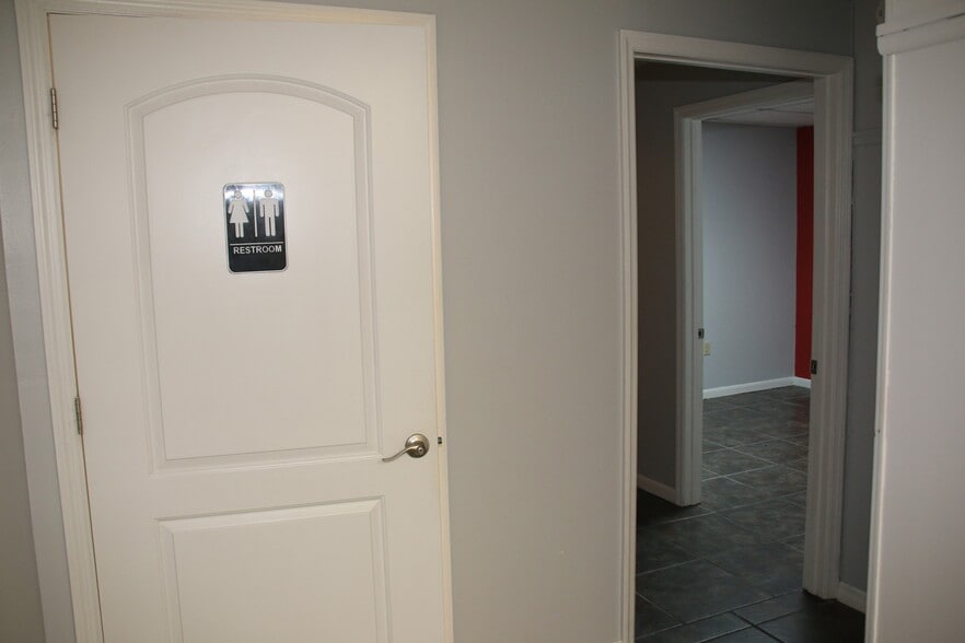 More Photos Of 1301 Beville Rd, Daytona Beach Medical For Sale