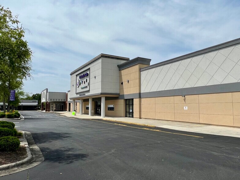 More Photos Of 3740 S Holden Rd, Greensboro Unknown For Lease