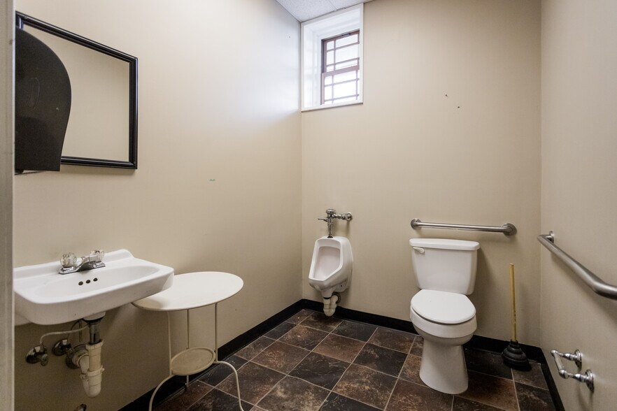 More Photos Of 3442 McDougall St, Detroit Office For Sale