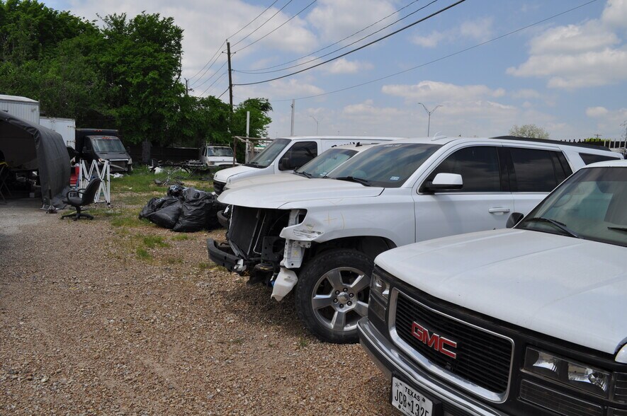 More Photos Of 11460 C F Hawn Fwy, Dallas Auto Repair For Sale