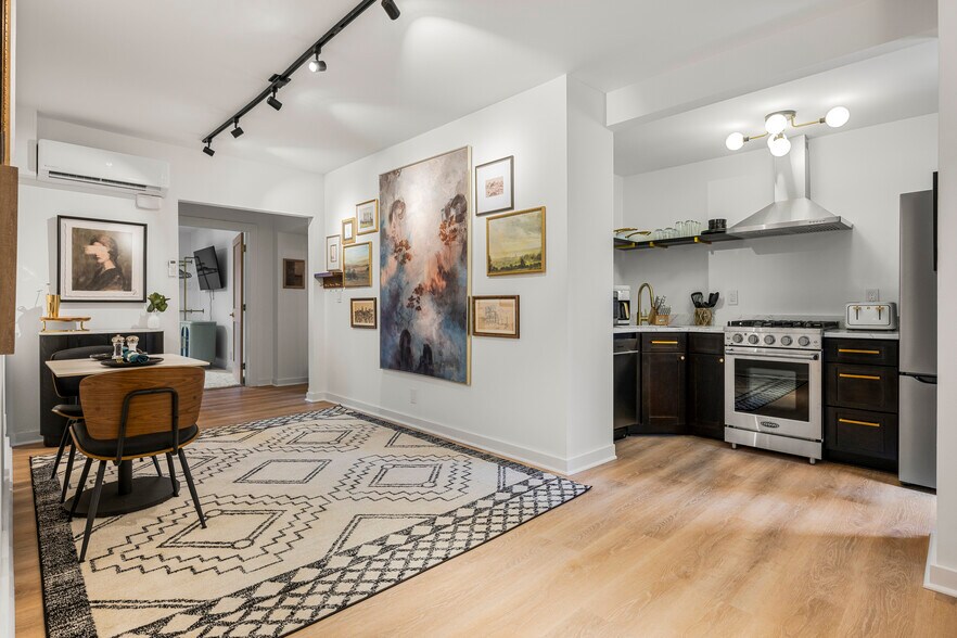 More Photos Of 9-13 Broadway St, Asheville Storefront Retail Office For Sale