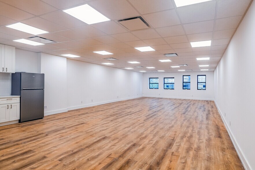 More Photos Of 3858 11th St, Long Island City Warehouse For Sale