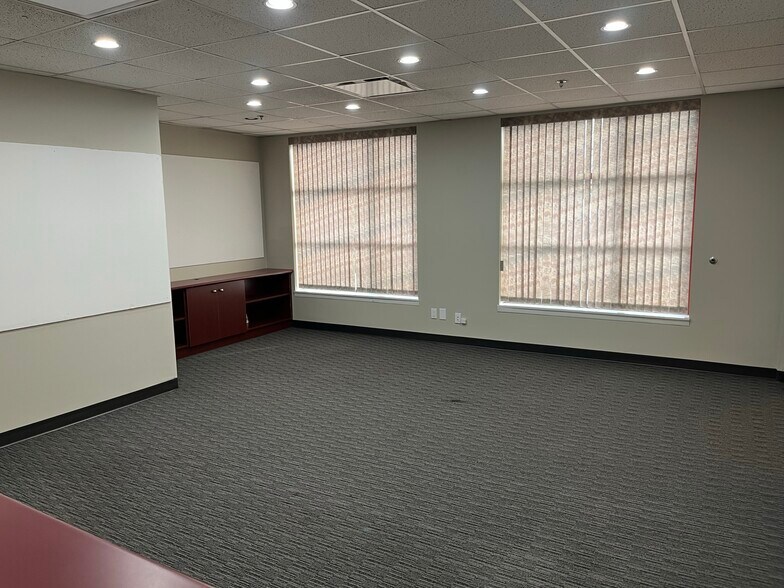 More Photos Of 19005 94th Ave, Surrey Flex For Lease