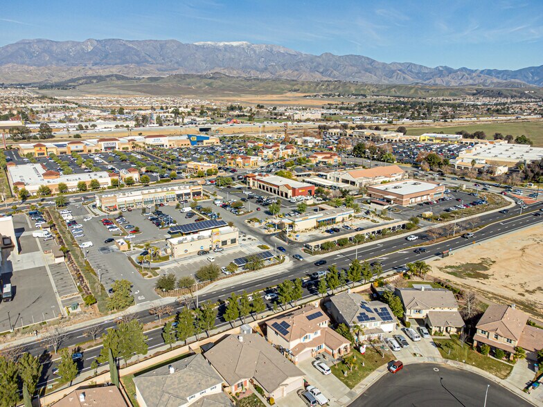 More Photos Of 1620 E 1st St, Beaumont General Retail For Sale