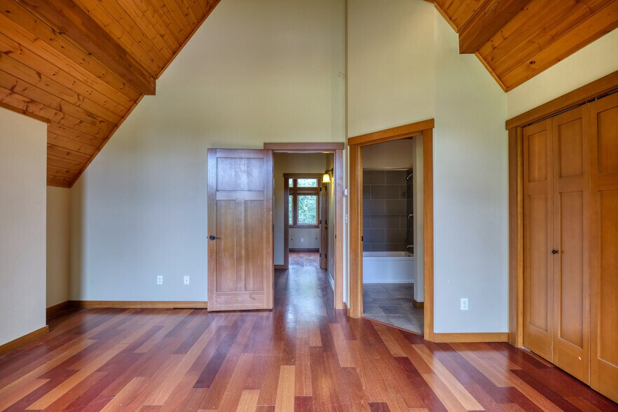 More Photos Of 1317 Pelican Pl, Point Roberts Apartments For Sale