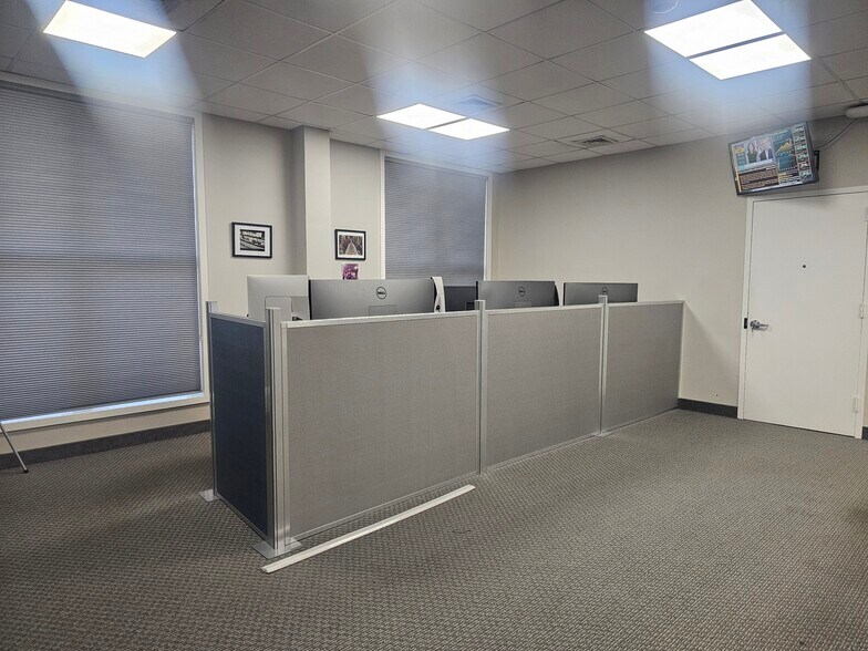 More Photos Of 375 Deer Park Ave, Babylon Medical For Lease