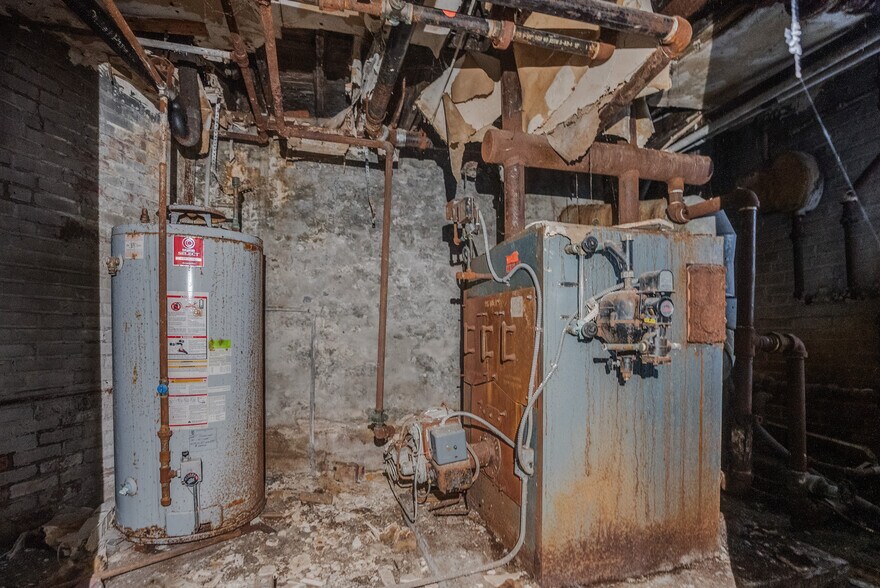 More Photos Of 567-573 Dwight St, Holyoke Storefront For Sale