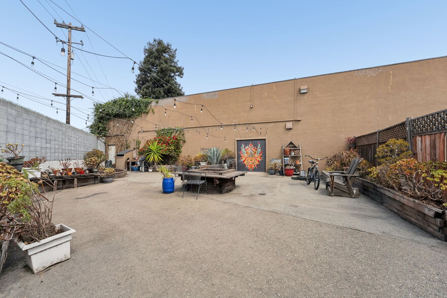 More Photos Of 825-829 27th Ave, Oakland Manufacturing For Sale