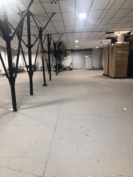 More Photos Of 6104 Strickland Ave, Brooklyn Warehouse For Lease