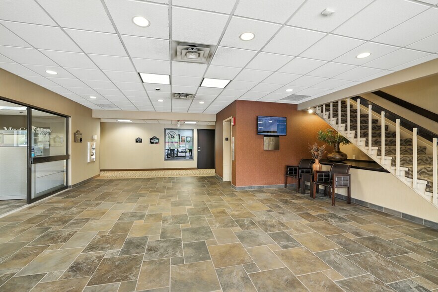 More Photos Of 1310 E Highway 96, White Bear Lake Medical For Sale