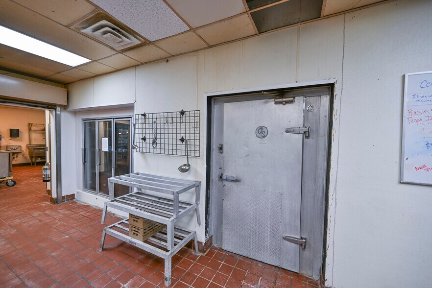 More Photos Of 2508 W 7th Ave, Corsicana Restaurant For Lease