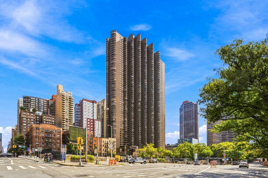 More Photos Of , New York Office For Sale